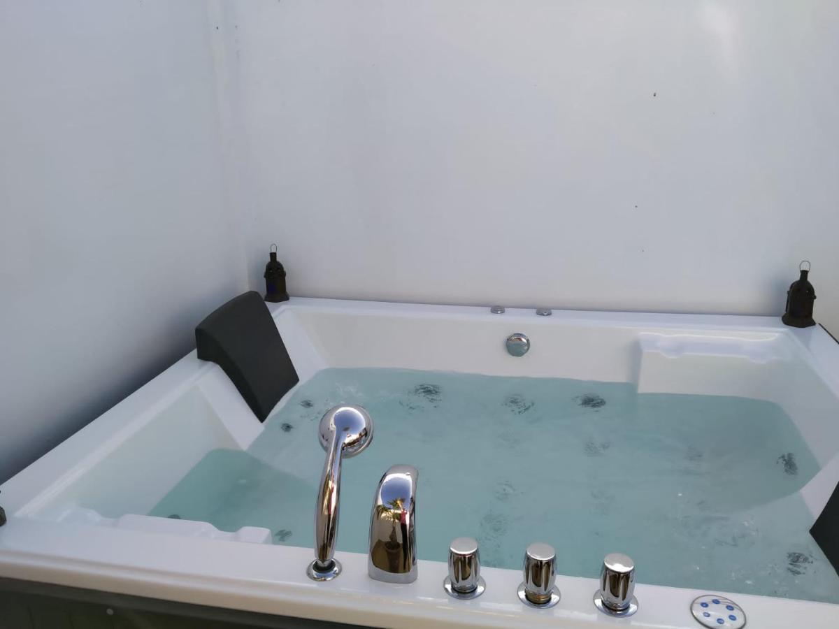 Villa Casa Blanca Luxury Spa Con Piscina Privada Y Jacuzzi Privado شيكلانا دي لا فرونتيرا المظهر الخارجي الصورة